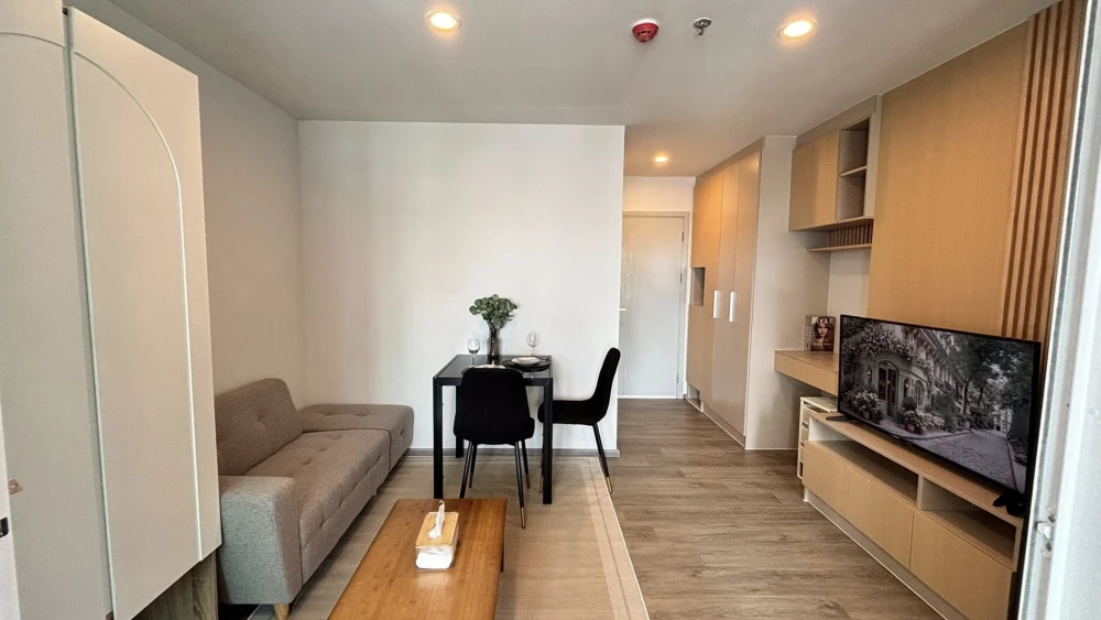 ให้เช่า Regent Home Bangna ห้องชั้น 17 มาพร้อมเฟอร์นิเจอร์ครบครัน หิ้วกระเป๋าเข้าอยู่ได้เลยจ้า