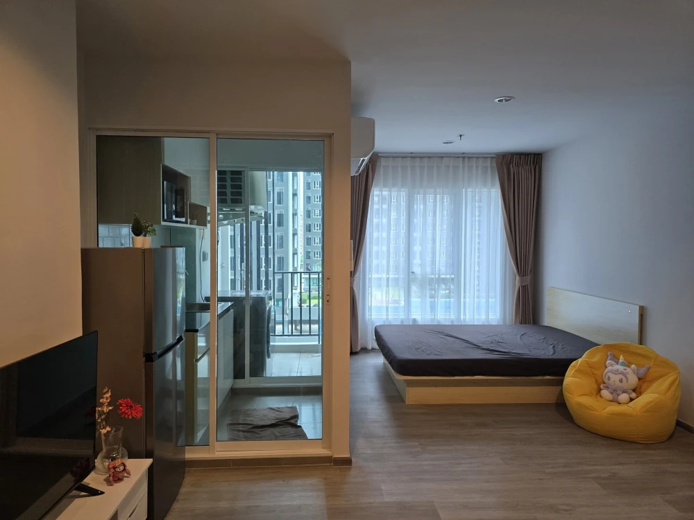 ให้เช่า Regent Home Bangna ห้องน่าอยู่ ทำเลดี มาพร้อมโซฟาตัวใหญ่น่านั่ง เห็นวิวสวน ห้ามพลาด