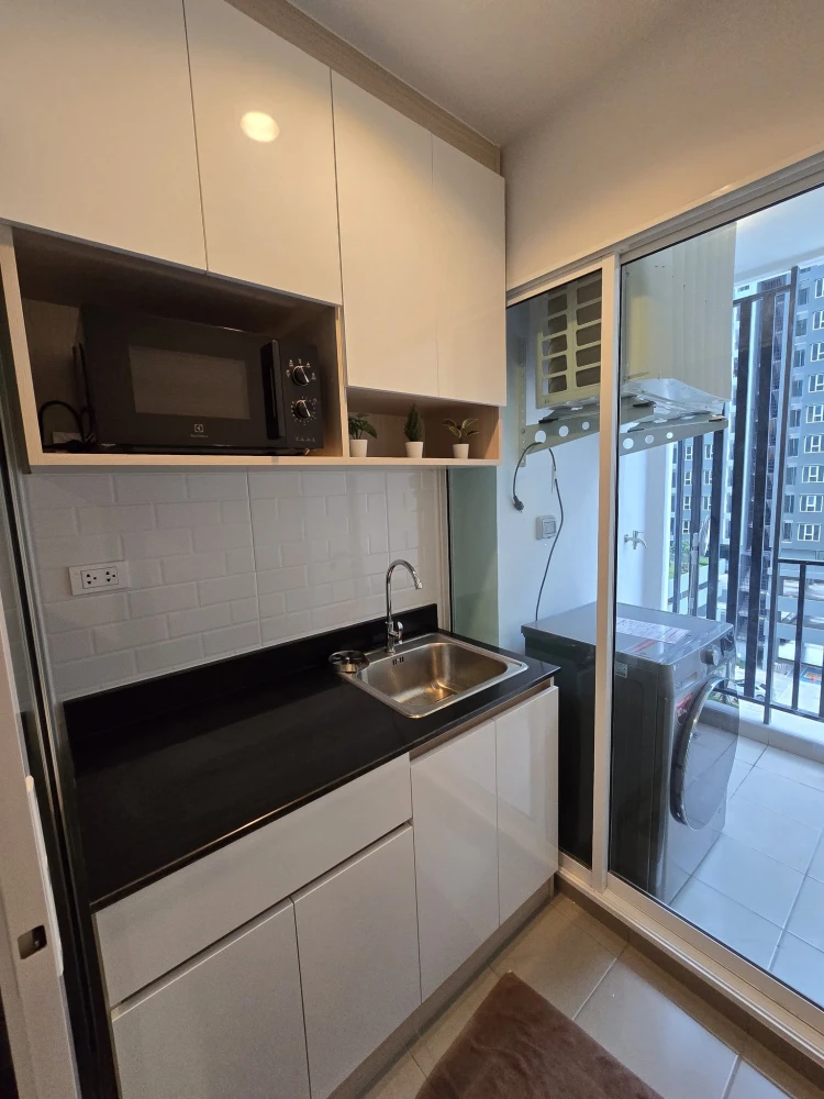 ให้เช่า Regent Home Bangna ห้องน่าอยู่ ทำเลดี มาพร้อมโซฟาตัวใหญ่น่านั่ง เห็นวิวสวน ห้ามพลาด