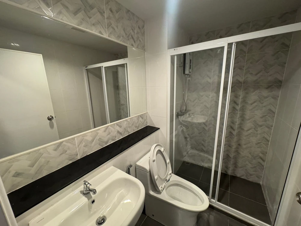 ให้เช่า Regent Home Bangna ห้องน่าอยู่ เฟอร์พร้อม ราคาสบายกระเป๋า ชั้นสูง จองเลย