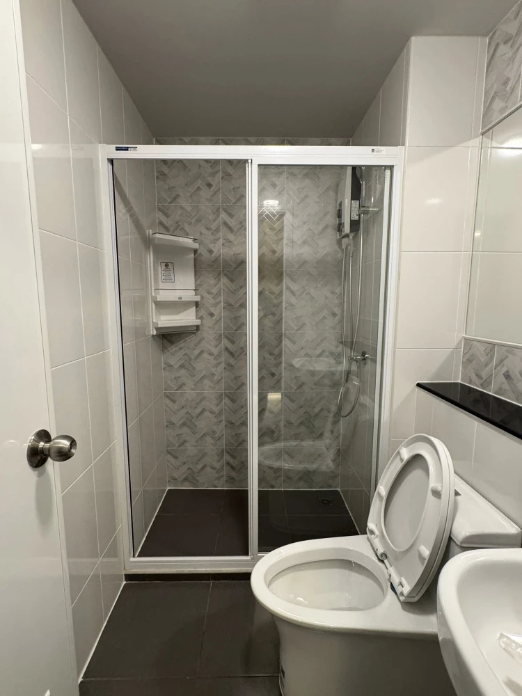 ให้เช่า Regent Home Bangna ห้องพร้อมอยู่ ชั้นสูงเฟอร์พร้อม ทิศตะวันออก ไม่ร้อน ลมดี จองเลย