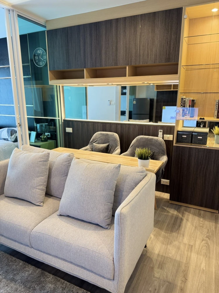 ให้เช่า Regent Home Bangna ห้องพร้อมอยู่ ชั้นสูงเฟอร์พร้อม ทิศตะวันออก ไม่ร้อน ลมดี จองเลย