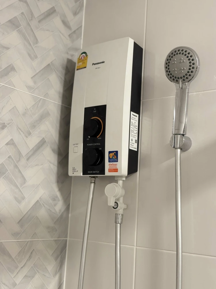 ให้เช่า Regent Home Bangna ห้องพร้อมอยู่ ชั้นสูงเฟอร์พร้อม ทิศตะวันออก ไม่ร้อน ลมดี จองเลย