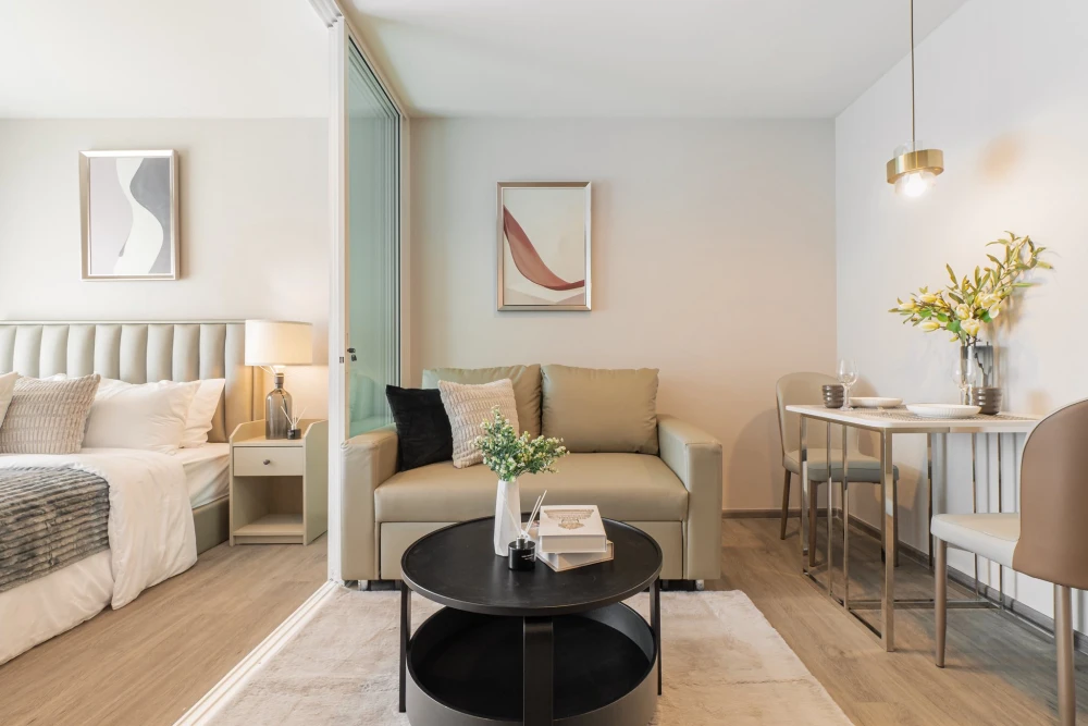 ให้เช่า Regent Home Bangna ห้องแตงน่าอยู่ โทนขาวสบายตา ราคาสบายกระเป๋า มาจับมาจองเลย อย่าพลาด