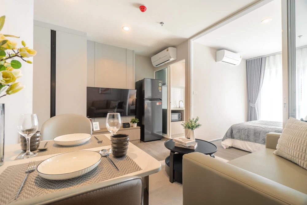ให้เช่า Regent Home Bangna ห้องแตงน่าอยู่ โทนขาวสบายตา ราคาสบายกระเป๋า มาจับมาจองเลย อย่าพลาด