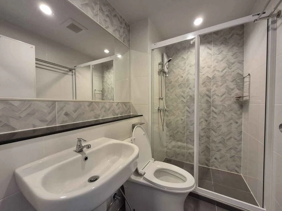 ให้เช่า Regent Home Bangna ห้องแต่งพร้อมอยู่ โทนขาวสบายตา ราคาสบายกระเป๋า มาจองเลยจ้า อย่าพลาด