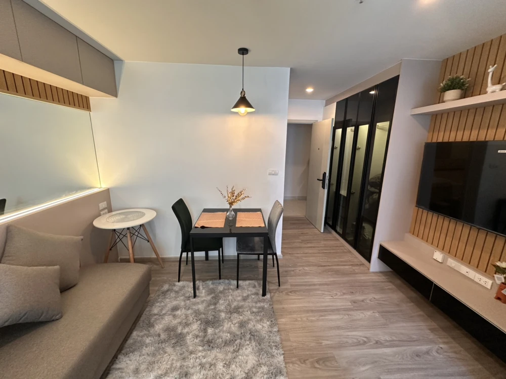 ให้เช่า Regent Home Bangna ห้องแต่งสวยคุมโทน บิ้วอินหัวเตียงอย่างดี มาพร้อมเฟอร์นิเจอร์ครบครัน จองด่วน