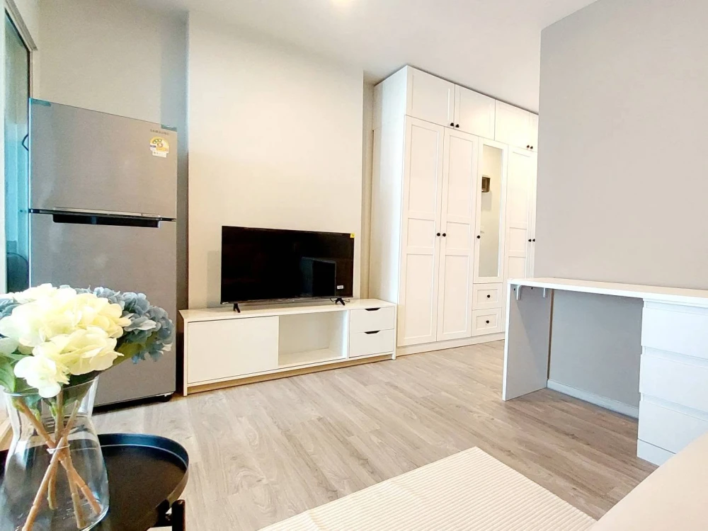 ให้เช่า Regent Home Bangna ห้องไม่ร้อน เฟอร์นิเจอร์ครบ พร้อมที่นอน​ 6 ฟุต​และโซฟาขนาด​ใหญ่​ รีบจองเลย