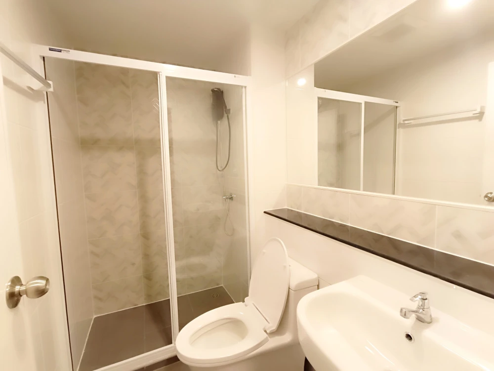 ให้เช่า Regent Home Bangna เฟอร์นิเจอร์ครบ กั้นห้องนอน *ห้องไม่ร้อน* แบบนี้ต้องจอง