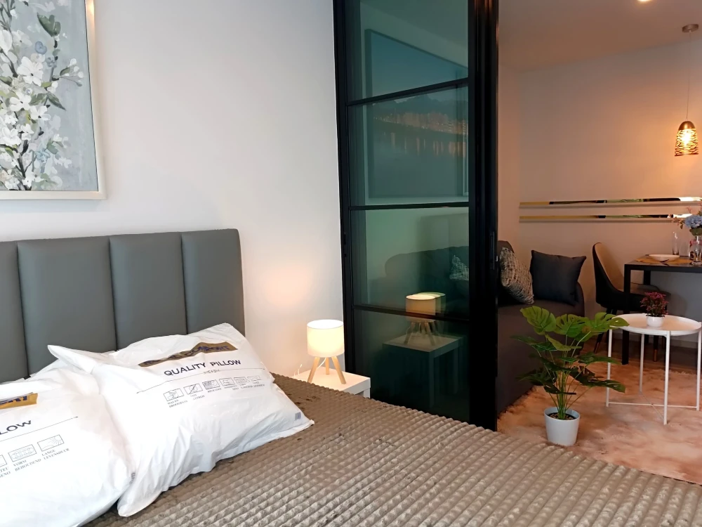 ให้เช่า Regent Home Bangna เฟอร์นิเจอร์ครบ กั้นห้องนอน *ห้องไม่ร้อน* แบบนี้ต้องจอง