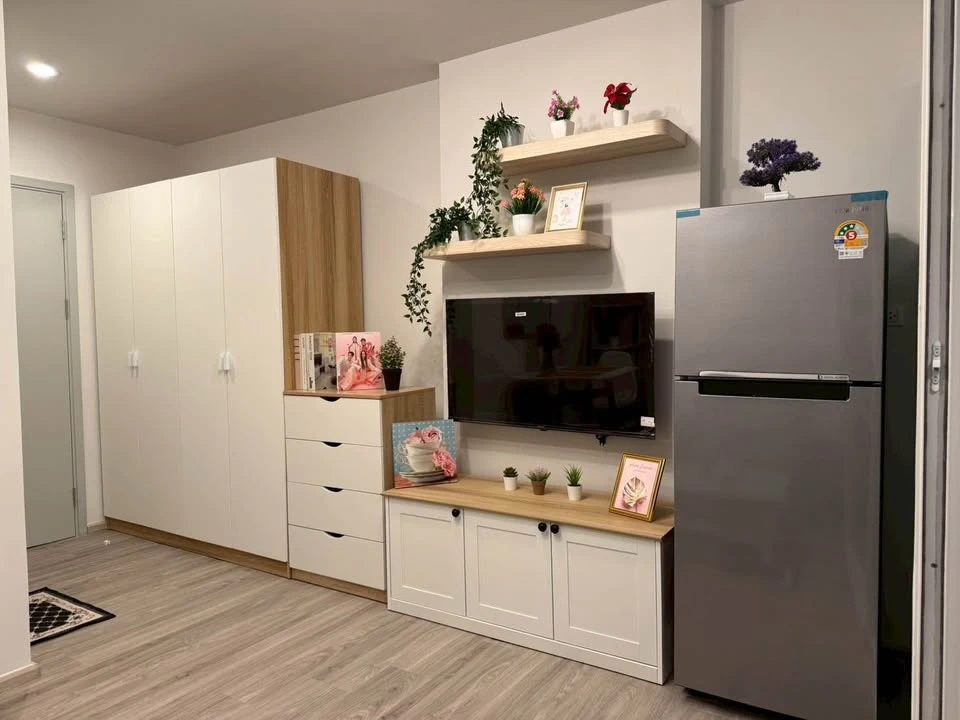 ให้เช่า Regent Home Bangna 1 ห้องนอน 1 ห้องน้ำ ตกแต่งคุมโทน เฟอร์นิเจอร์ครบครัน หิ้วกระเป๋าเข้าอยู่ได้เลยจ้า