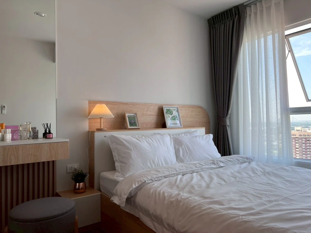 For rent: Regent Home Bangna, 1 bedroom, 1 bathroom, minimalist style, high-quality built-in furniture. Don't miss out!