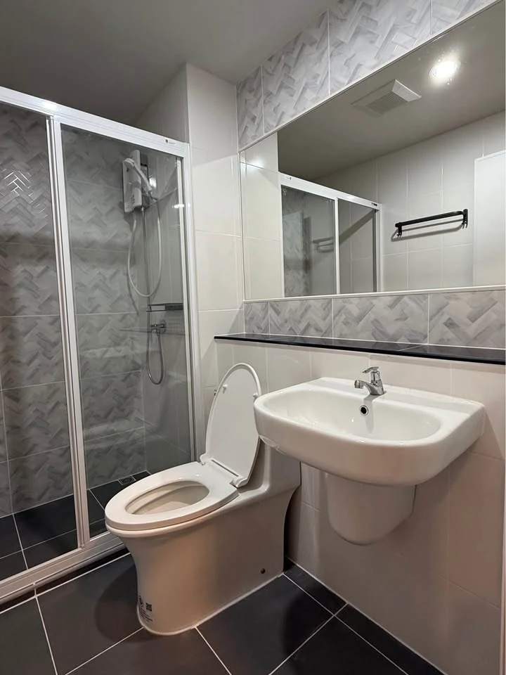 ให้เช่า Regent Home Bangna 1 ห้องนอน 1 ห้องน้ำ เฟอร์นิเจอร์และเครื่องใช้ไฟฟ้าครบครัน หิ้วกระเป๋าเข้าอยู่ได้เลยจ้า