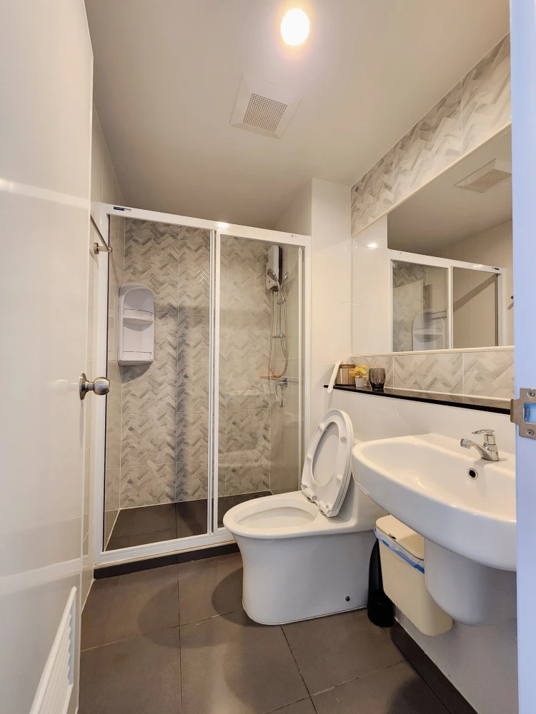 ให้เช่า Regent Home Bangna One bed room ชั้น 16 ได้วิวสูง เฟอร์ เครื่องใช้ไฟฟ้าครบ ลากกระเป๋าเข้าอยู่ได้เลย