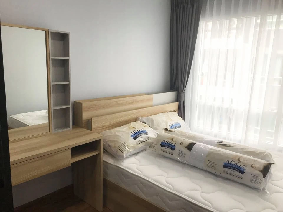 ให้เช่า Regent Home Sukhumvit 81 ห้องน่าอยู่ มาพร้อมเฟอร์นิเจอร์ครบครัน มองเห็นวิวสระว่ายน้ำ จองเลย
