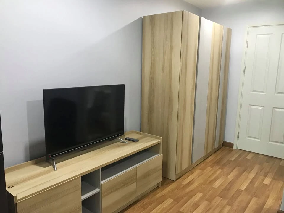 ให้เช่า Regent Home Sukhumvit 81 ห้องน่าอยู่ มาพร้อมเฟอร์นิเจอร์ครบครัน มองเห็นวิวสระว่ายน้ำ จองเลย