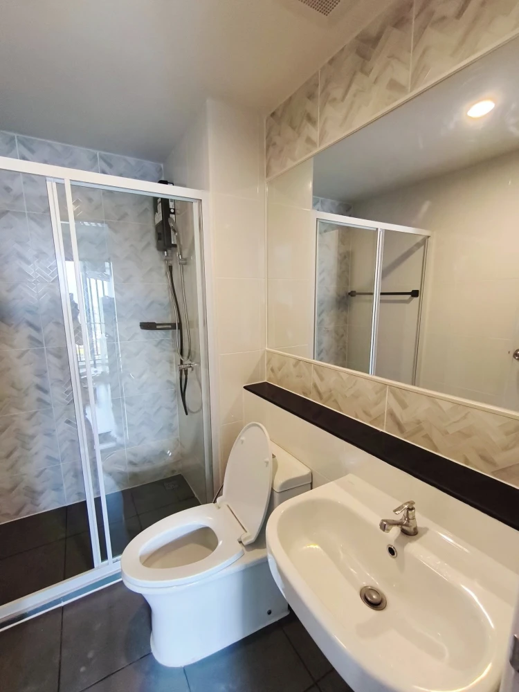 ให้เช่า Regent Home Wuttakat ชั้นสูง วิวดี ตกแต่งครบ น่าอยู่ จองเลย ก่อนพลาด