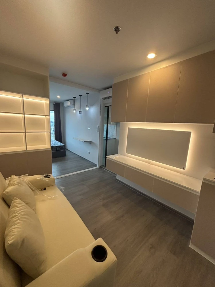 ให้เช่า Regent Home Wuttakat ห้องชั้นสูง พร้อมเข้าอยู่ เฟอร์พร้อม จองเลย