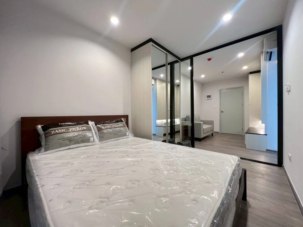 For rent: Regent Home Wuttakat, high floor unit, fully furnished. Book now!