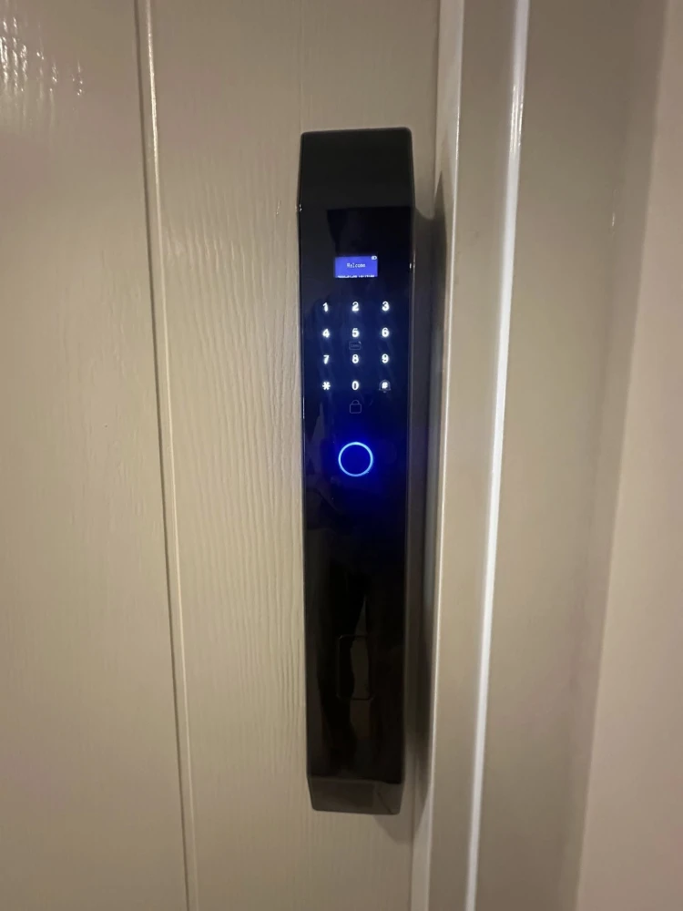 ให้เช่า Regent Home Wuttakat ห้องชั้นสูง เฟอร์ + เครื่องใช้ไฟฟ้าพร้อม จองเลย