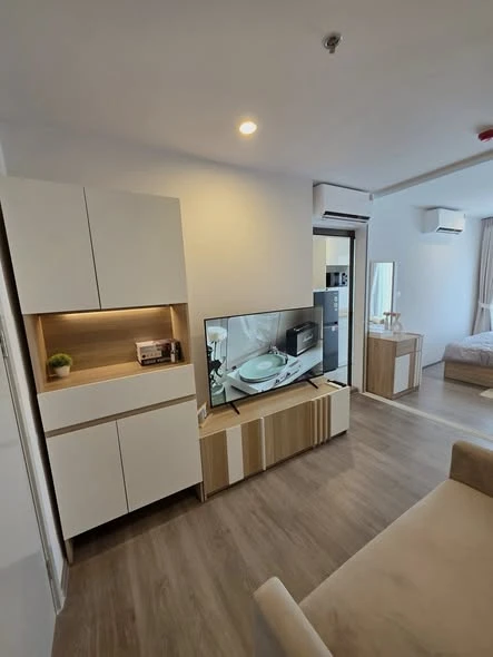 ให้เช่า Regent Home Wuttakat ห้องชั้นสูง เฟอร์ + เครื่องใช้ไฟฟ้าพร้อม จองเลย