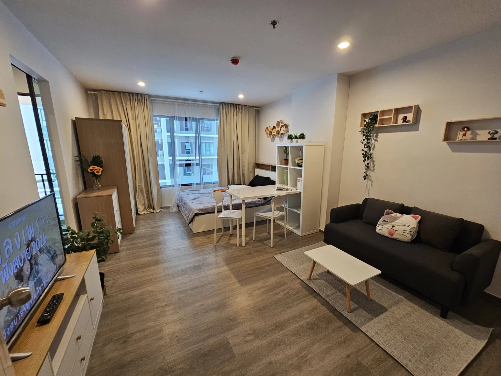 ให้เช่า Regent Home Wuttakat ห้องน่าอยู่ ด้านนึงไม่ติดกับใคร มีระเบียง เฟอร์นิเจอร์ & เครื่องใช้ไฟฟ้าครบ ราคาสบายกระเป๋า ดีแบบนี้ไม่จองถือว่าพลาด!!!