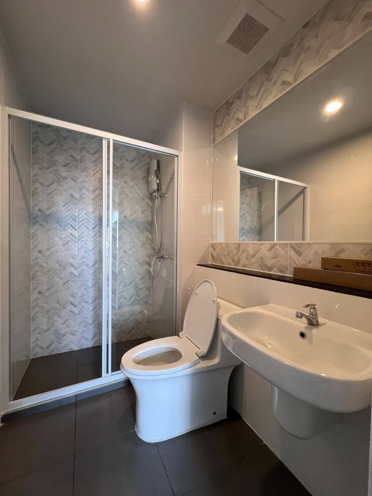 ให้เช่า Regent Home Wuttakat ห้องพร้อมอยู่ ชั้นสูง พร้อมเฟอร์ รีบจองเลย