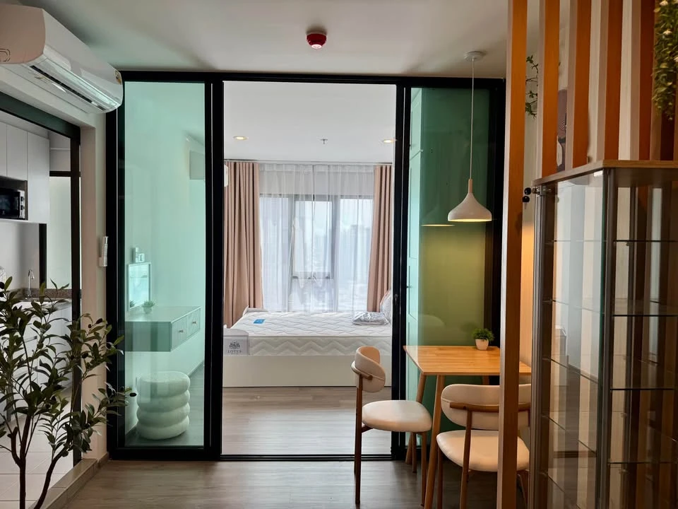 ให้เช่า Regent Home Wuttakat ห้องมุมให้ความเป็นส่วนตัว ตกแต่งคุมโทน เฟอร์ครบ จองเลย