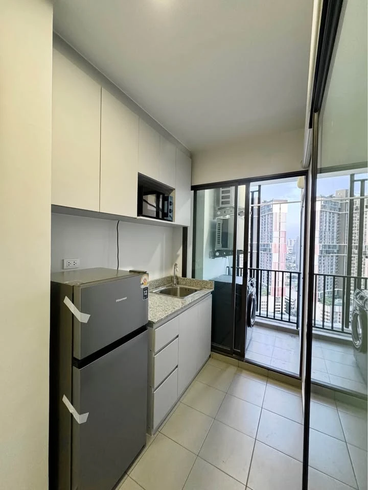 ให้เช่า Regent Home Wuttakat ห้องมุมให้ความเป็นส่วนตัว ตกแต่งคุมโทน เฟอร์ครบ จองเลย