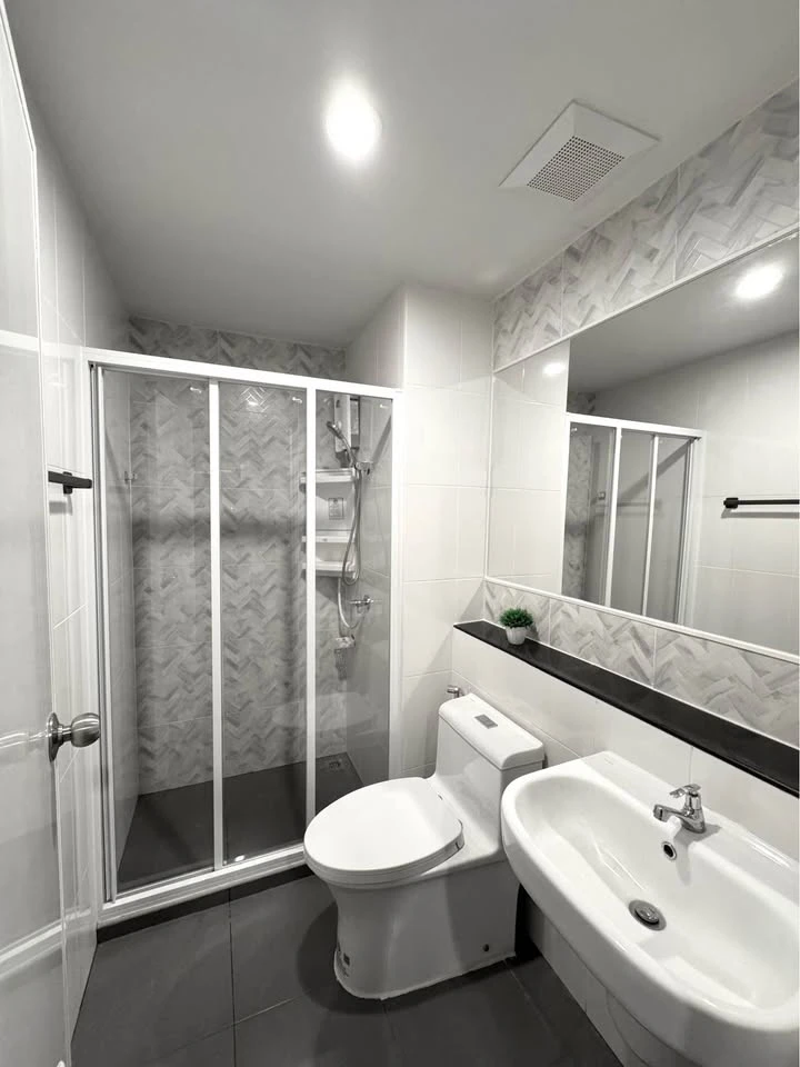 ให้เช่า Regent Home Wuttakat ห้องมุมให้ความเป็นส่วนตัว ตกแต่งคุมโทน เฟอร์ครบ จองเลย