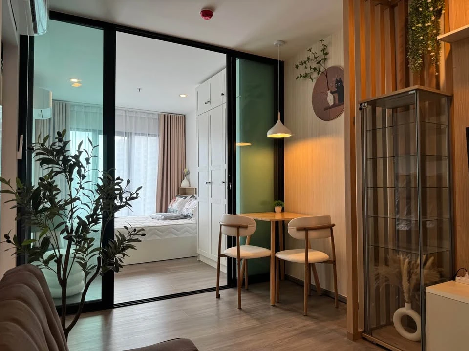 ให้เช่า Regent Home Wuttakat ห้องมุมให้ความเป็นส่วนตัว ตกแต่งคุมโทน เฟอร์ครบ จองเลย