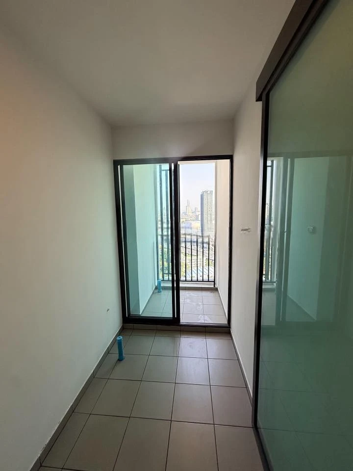 ให้เช่า Regent Home Wuttakat ห้องเปล่า ทำเลดี เดินทางสะดวก ส่วนกลางสุดปัง จองเลย