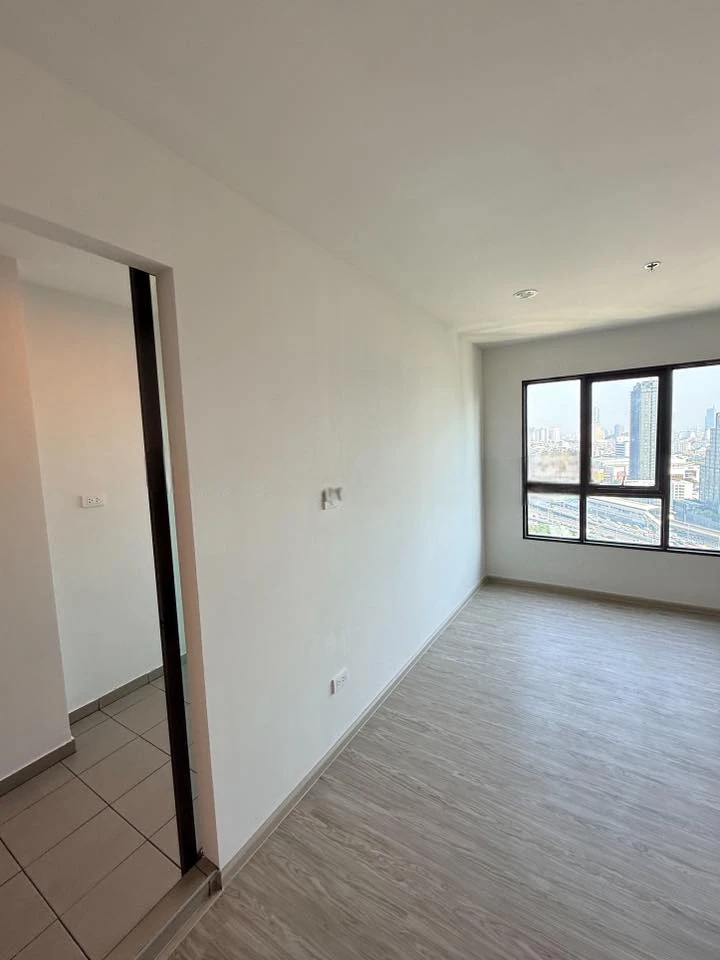 ให้เช่า Regent Home Wuttakat ห้องเปล่า ทำเลดี เดินทางสะดวก ส่วนกลางสุดปัง จองเลย