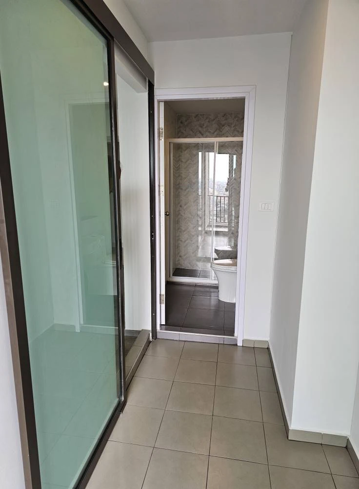 ให้เช่า Regent Home Wuttakat ห้องเปล่า สะอาด โปร่งโล่ง ได้วิว BTS คนชอบแต่งห้องห้ามพลาด