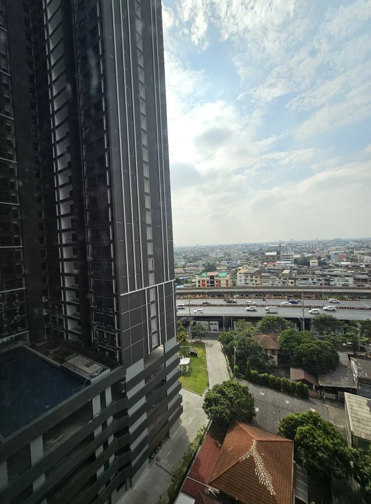 ให้เช่า Regent Home Wuttakat ห้องเปล่า สะอาด โปร่งโล่ง ได้วิว BTS คนชอบแต่งห้องห้ามพลาด