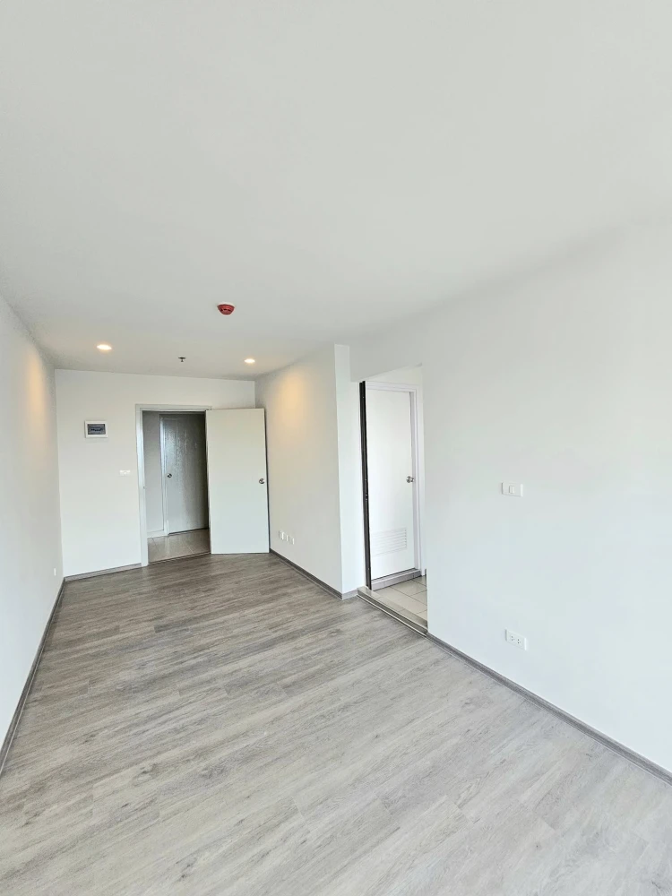 ให้เช่า Regent Home Wuttakat ห้องเปล่า สะอาด โปร่งโล่ง ได้วิว BTS คนชอบแต่งห้องห้ามพลาด