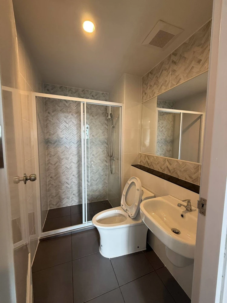 ให้เช่า Regent Home Wuttakat ห้องแต่งครบครัน สิ่งอำนวยความสะดวกครบ จองด่วน