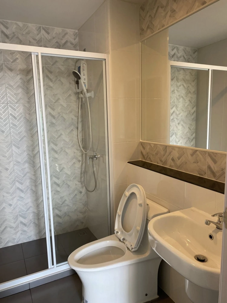 ให้เช่า Regent Home Wutthakat ห้องพร้อมอยู่ เฟอร ์เครื่องใช้ไฟฟ้าครบ มาแต่ตัวเข้าอยู่ได้เลย อย่าพลาด