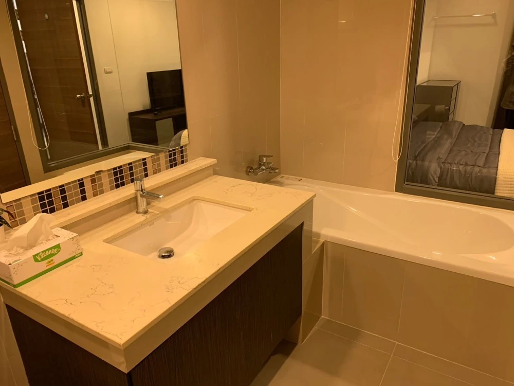 ให้เช่า Rende Sukhumvit 23 ชั้น 5 ห้องแต่งครบ น่าอยู่ สนใจจองเลย ห้ามพลาด