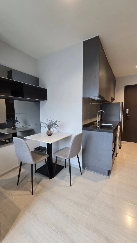 ให้เช่า Rhythm Asoke ชั้น 27 ห้องมุม  ตกแต่งครบ พร้อมอยู่