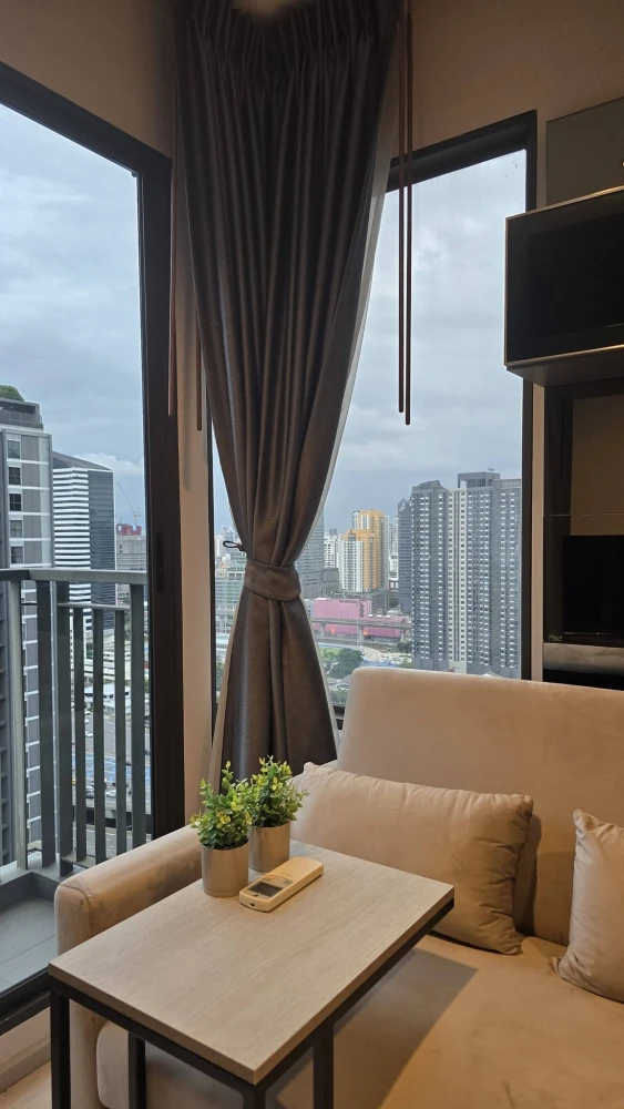 ให้เช่า Rhythm Asoke ชั้น 27 ห้องมุม  ตกแต่งครบ พร้อมอยู่