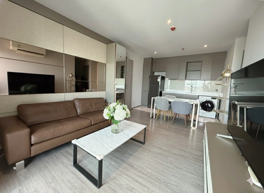 ให้เช่า Rhythm Ekkamai ห้องอยู่ชั้นสูงมากๆ พื้นที่ใช้สอยเยอะเวอร์ ตกแต่งบิวท์อินเริ่ดๆ รีบจับจองเลยจ้า