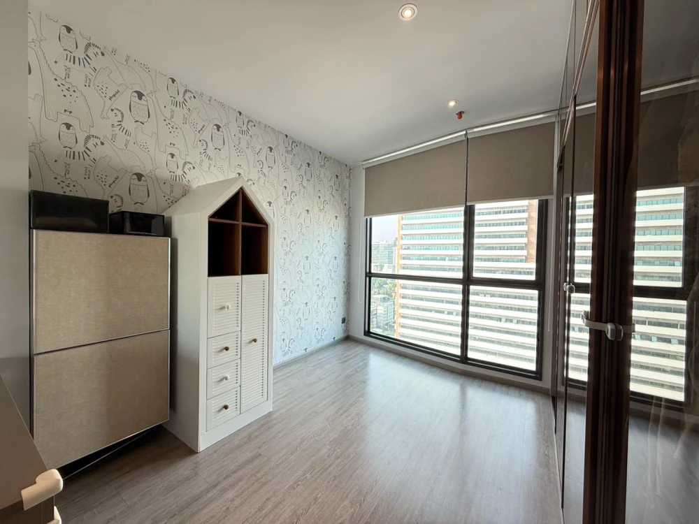 ให้เช่า Rhythm Ekkamai ห้องอยู่ชั้นสูงมากๆ พื้นที่ใช้สอยเยอะเวอร์ ตกแต่งบิวท์อินเริ่ดๆ รีบจับจองเลยจ้า