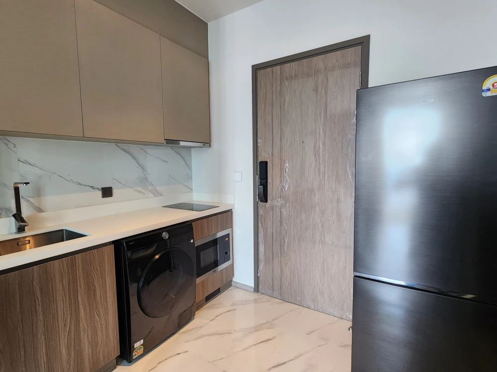 ให้เช่า  Rhythm Ekkamai Estate ห้องชั้นสูง พร้อมเข้าอยู่ กว้างขวาง สิ่งอำนวยความสะดวกครคบครัน รีบจองเลย