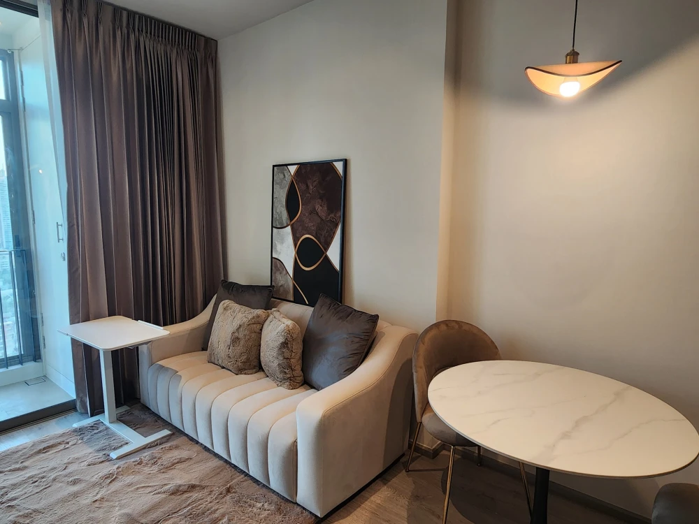 ให้เช่า  Rhythm Ekkamai Estate ห้องชั้นสูง พร้อมเข้าอยู่ กว้างขวาง สิ่งอำนวยความสะดวกครคบครัน รีบจองเลย