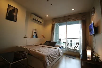 ให้เช่า Rhythm Ratchada-Huaikhwang  ห้องพร้อมอยู่  ชั้นสูง เฟอร์ครบ หิ้วกระเป๋ามาได้เลย+++