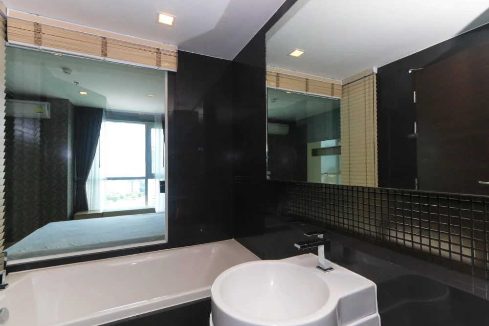 ให้เช่า Rhythm Sathorn ชั้น 32 ชั้นสูง วิวสวย ตกแต่งครบครัน สวยจึ้ง พร้อมเข้าอยู่