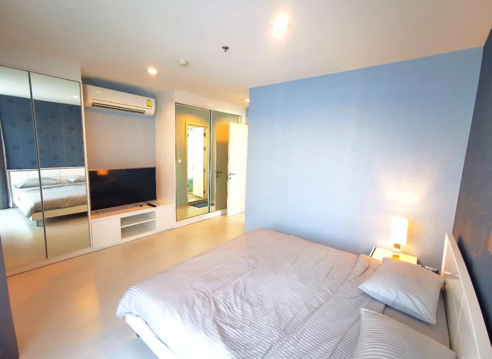ให้เช่า Rhythm Sukhumvit 42 ห้องตกแต่งครบครัน ติดวอลเปเปอร์ทั้งห้อง พื้นที่ใช้สอยเยอะมาก จองด่วนๆจ้า