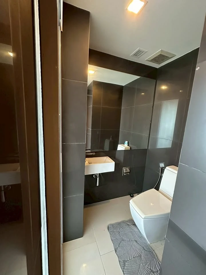 ให้เช่า Rhythm Sukhumvit 50 ชั้น 25 ห้องกว้าง แต่งครบ น่าอยู่ จองเลย ด่วนๆ