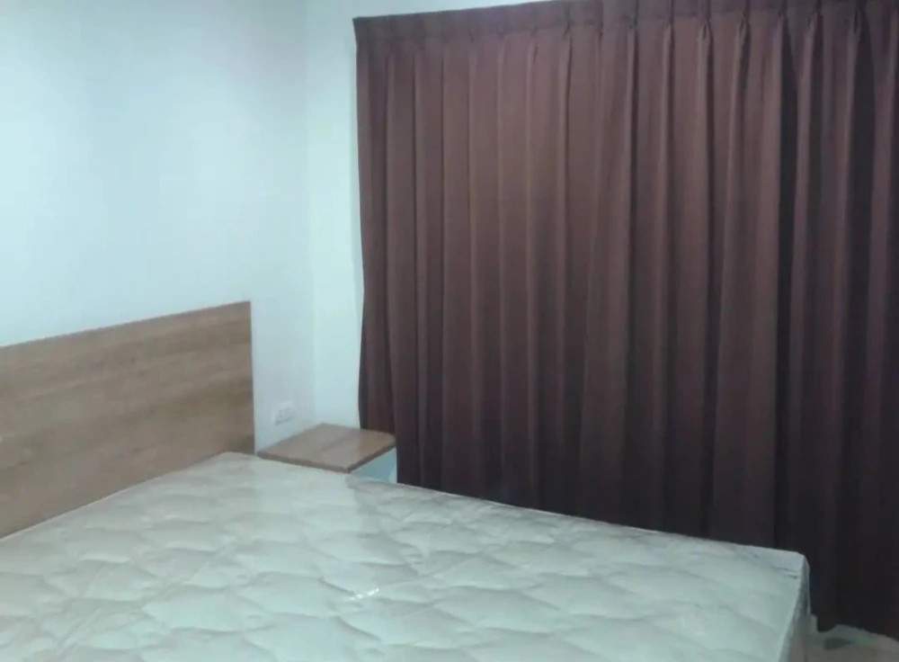 For rent: Rich Park 2 @Taopoon Interchange. Bedroom flooring is laminate wood, living room flooring is granite tile. Balcony overlooks the swimming po